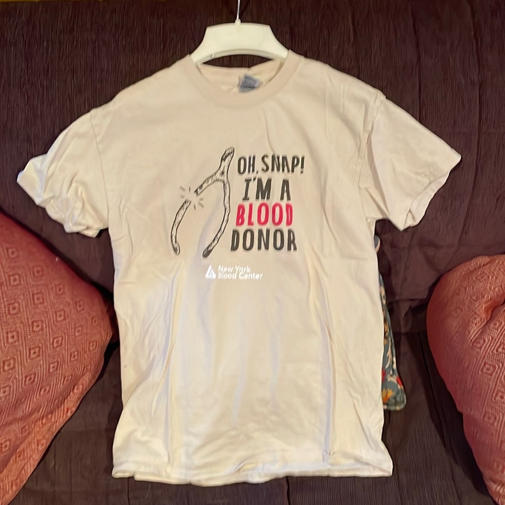 New York Blood Center “oh snap! I’m a blood donor” slogan t shirt with wishbone